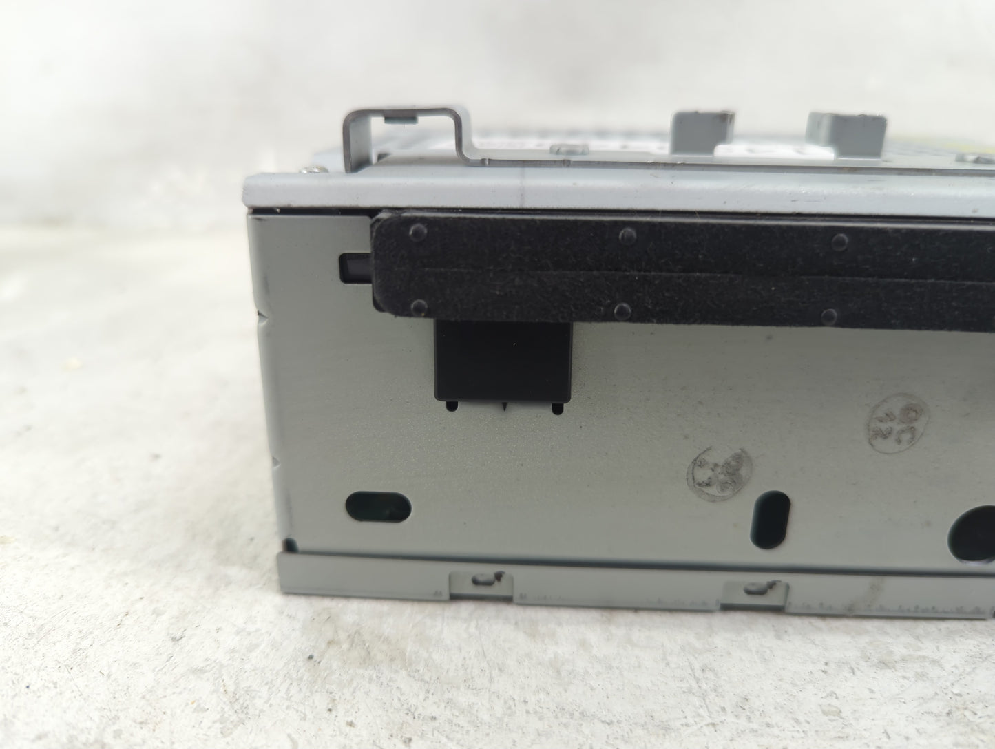 2018-2019 Ford Fiesta Radio AM FM Cd Player Receiver Replacement P/N:D2BT-19C107-EN Fits Fits 2018 2019 OEM Used Auto Parts 