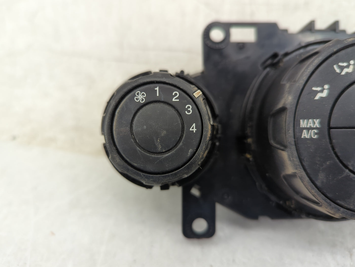 2014-2019 Ford Fiesta Climate Control Module Temperature AC/Heater Replacement P/N:D2BT 19980 AF Fits OEM Used Auto Parts - 