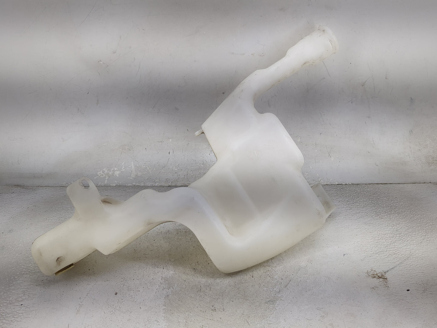2011-2019 Ford Fiesta Windshield Washer Fluid Reservoir Bottle Oem 1477117 - Oemusedautoparts1.com