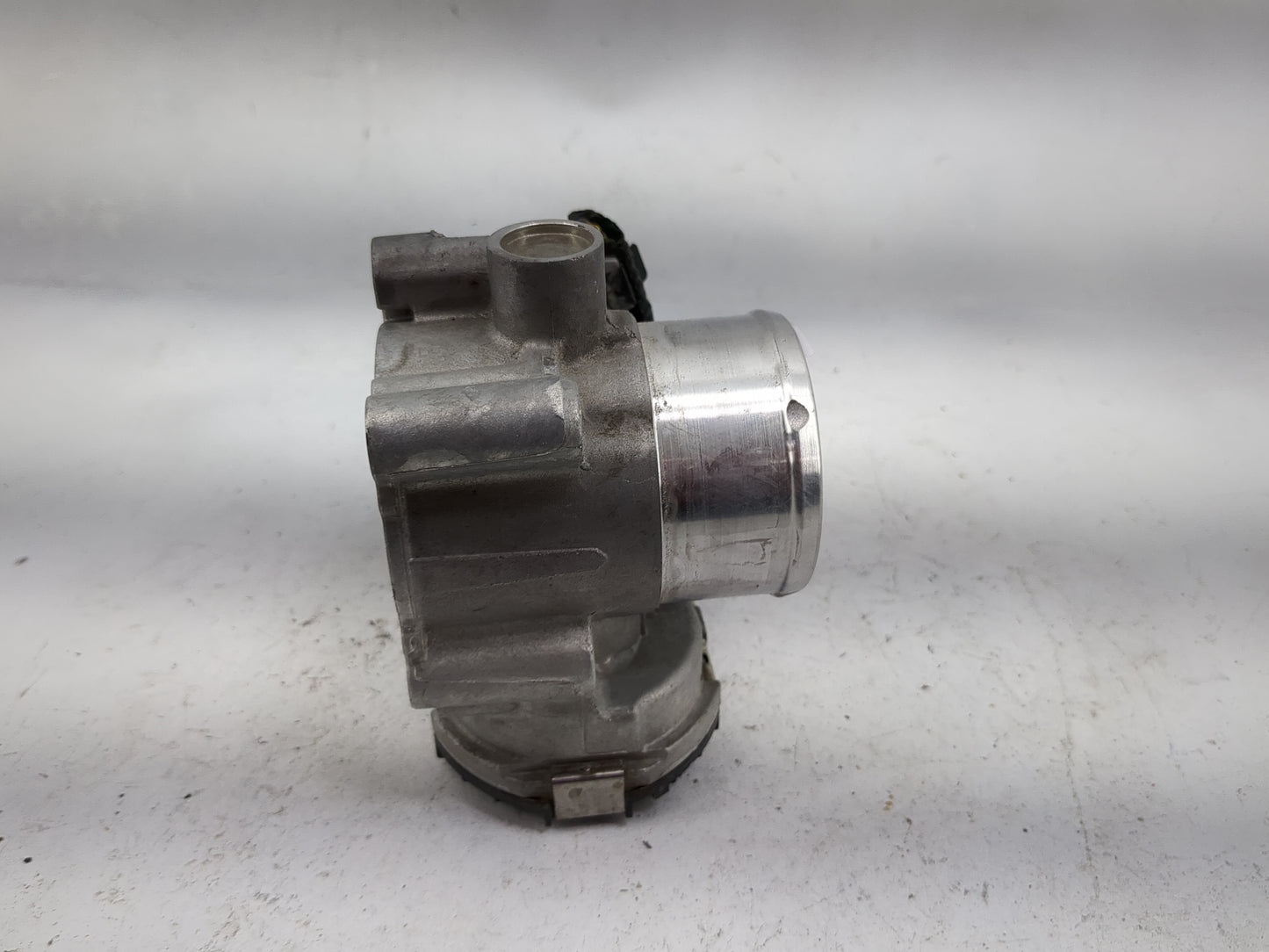 2014-2019 Ford Fiesta Throttle Body P/N:7S7G-9F991-CA 0280750535 Fits Fits 2013 2014 2015 2016 2017 2018 2019 OEM Used Auto 