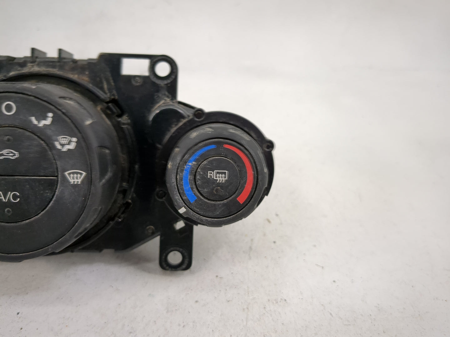 2014-2019 Ford Fiesta Climate Control Module Temperature AC/Heater Replacement P/N:D2BT 19980 AF Fits OEM Used Auto Parts - 