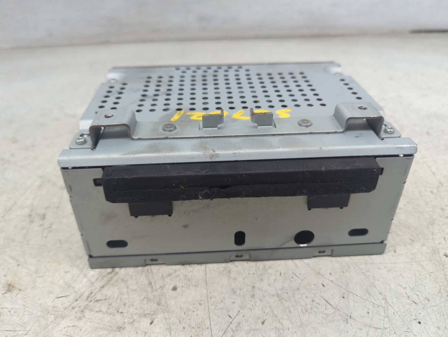 2018-2019 Ford Fiesta Radio AM FM Cd Player Receiver Replacement P/N:D2BT-19C107-AL Fits Fits 2018 2019 OEM Used Auto Parts 