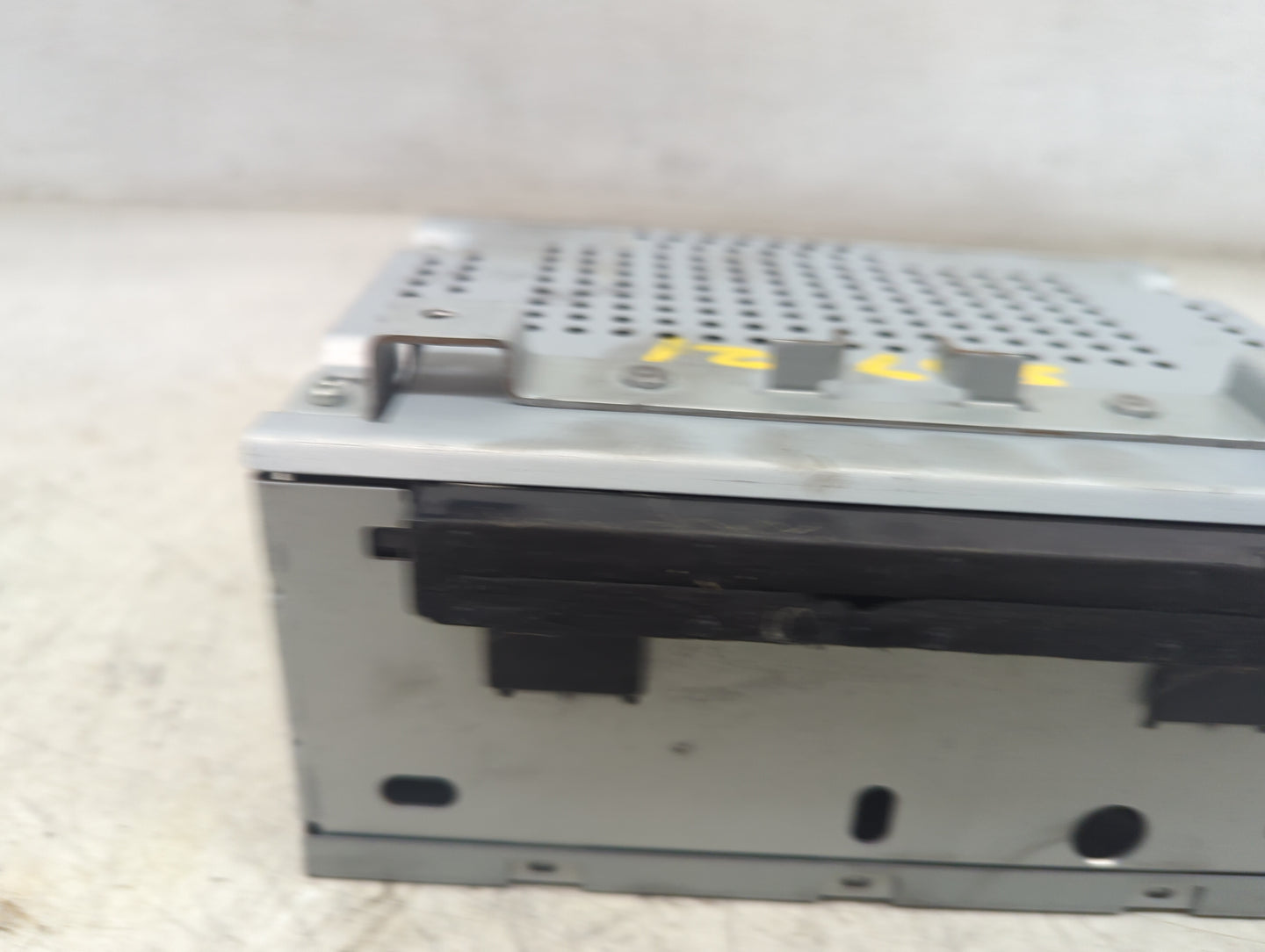 2018-2019 Ford Fiesta Radio AM FM Cd Player Receiver Replacement P/N:D2BT-19C107-AL Fits Fits 2018 2019 OEM Used Auto Parts 