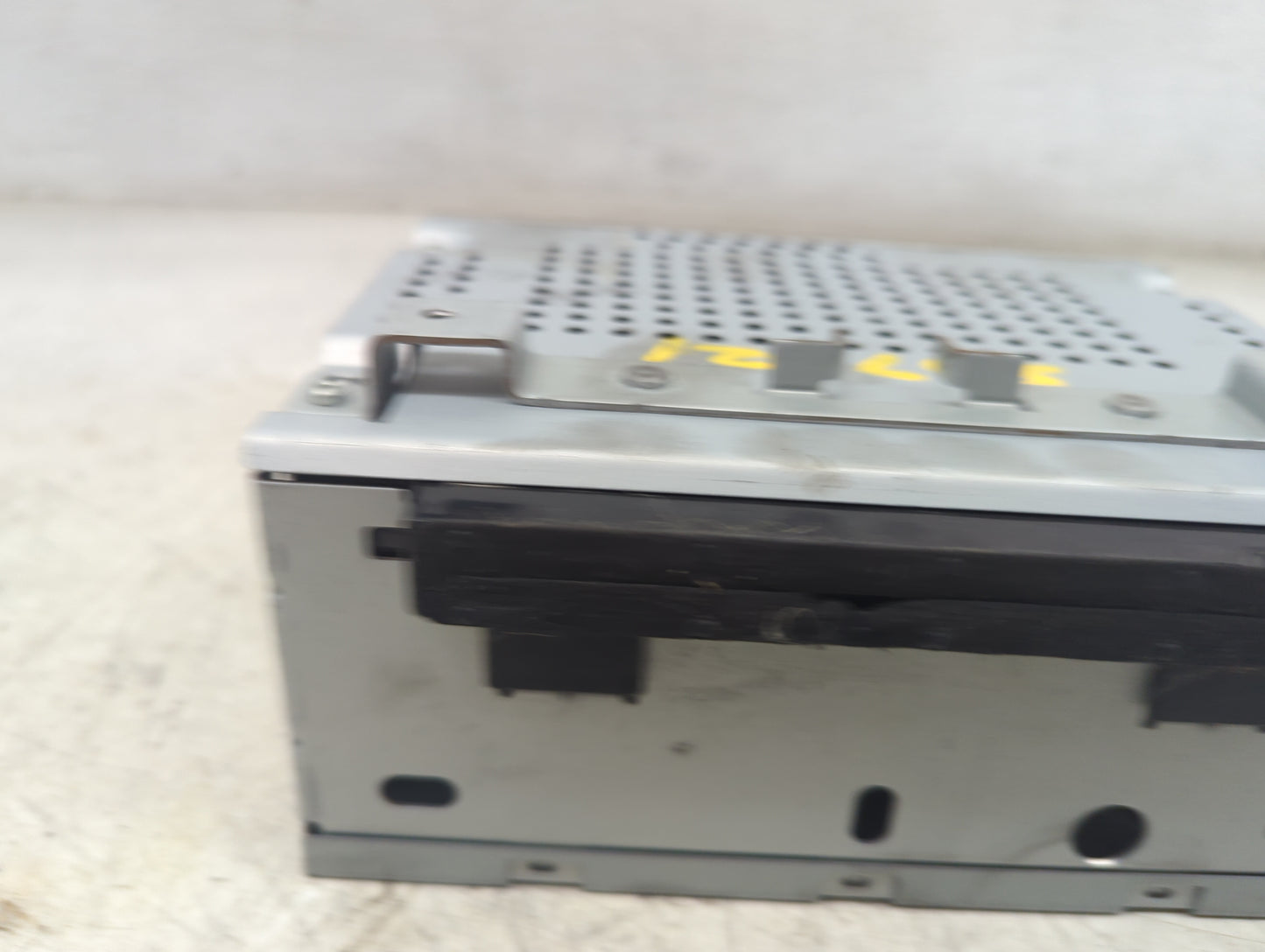 2018-2019 Ford Fiesta Radio AM FM Cd Player Receiver Replacement P/N:D2BT-19C107-AL Fits Fits 2018 2019 OEM Used Auto Parts 