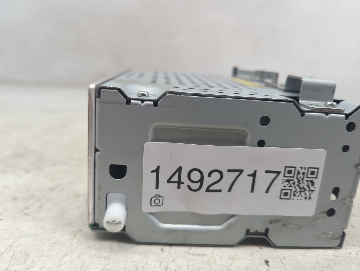 2018-2019 Ford Fiesta Radio AM FM Cd Player Receiver Replacement P/N:D2BT-19C107-AL Fits Fits 2018 2019 OEM Used Auto Parts 