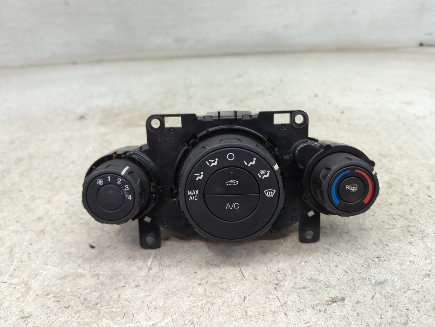 2014-2019 Ford Fiesta Climate Control Module Temperature AC/Heater Replacement P/N:D2BT19980AF Fits OEM Used Auto Parts - Oe