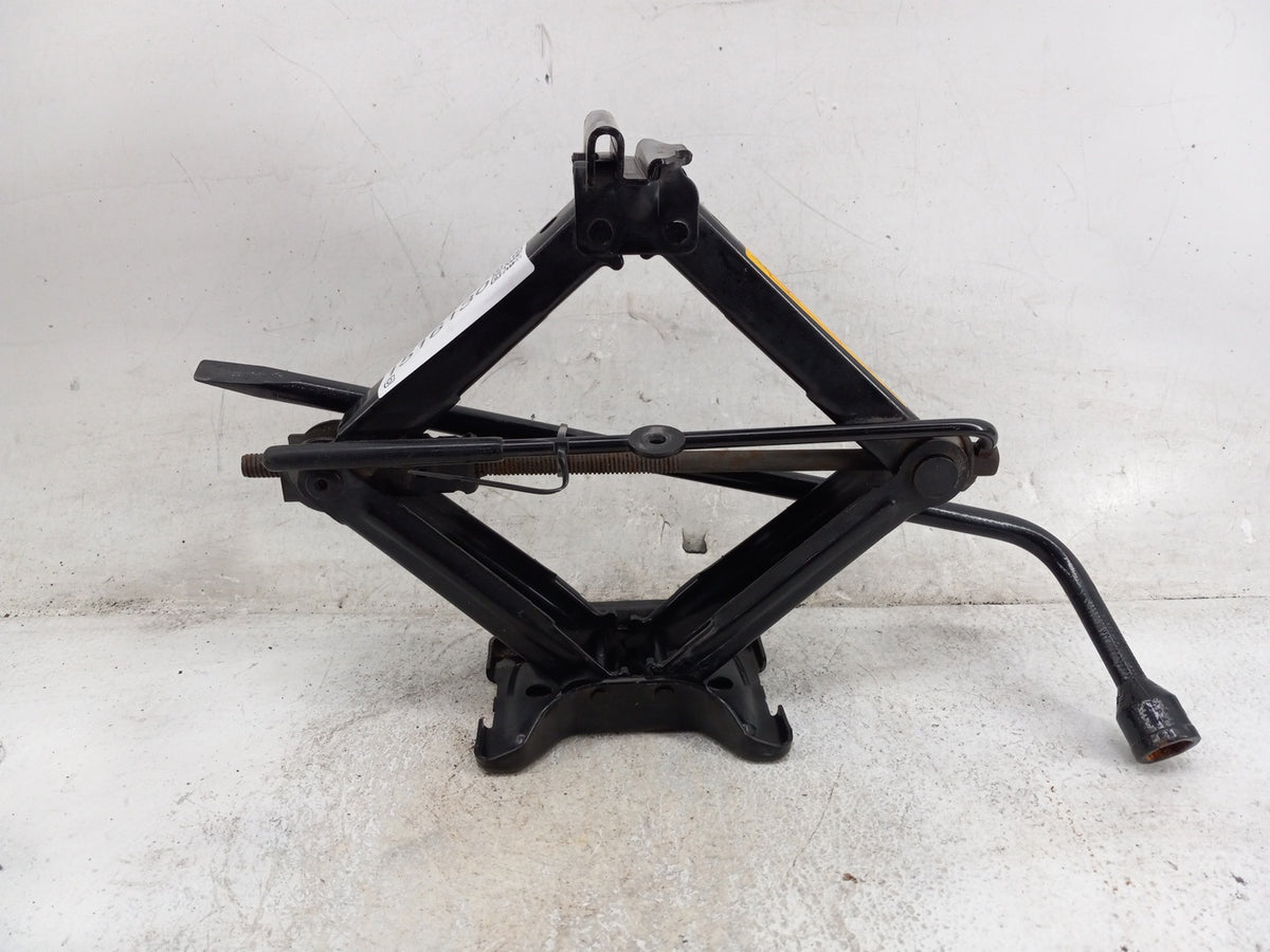 2019 Ford Fiesta Spare Scissor Car Jack 1516130 - Oemusedautoparts1.com