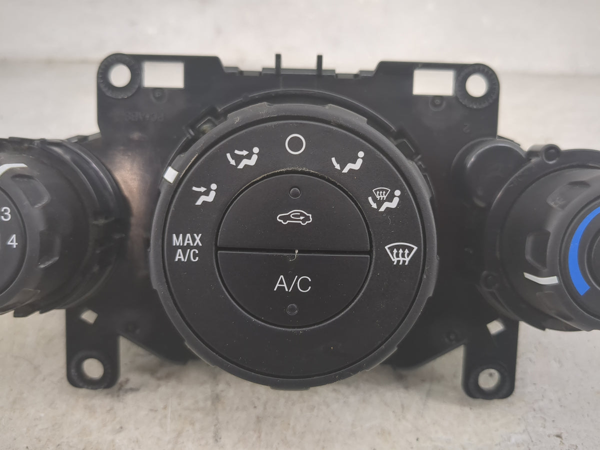 2014-2019 Ford Fiesta Climate Control Module Temperature AC/Heater Replacement P/N:D2BT 19980 AF Fits OEM Used Auto Parts - 