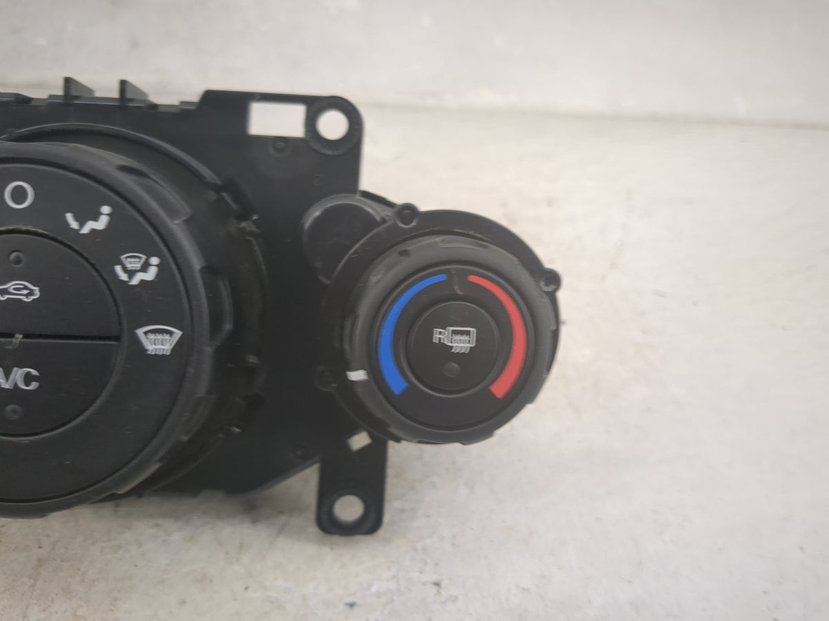 2014-2019 Ford Fiesta Climate Control Module Temperature AC/Heater Replacement P/N:D2BT 19980 AF Fits OEM Used Auto Parts - 