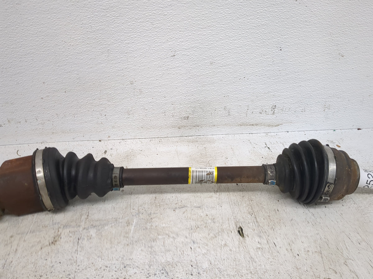 2018-2019 Ford Fiesta Axle Shaft Front Passenger Cv C/v 1520252 - Oemusedautoparts1.com