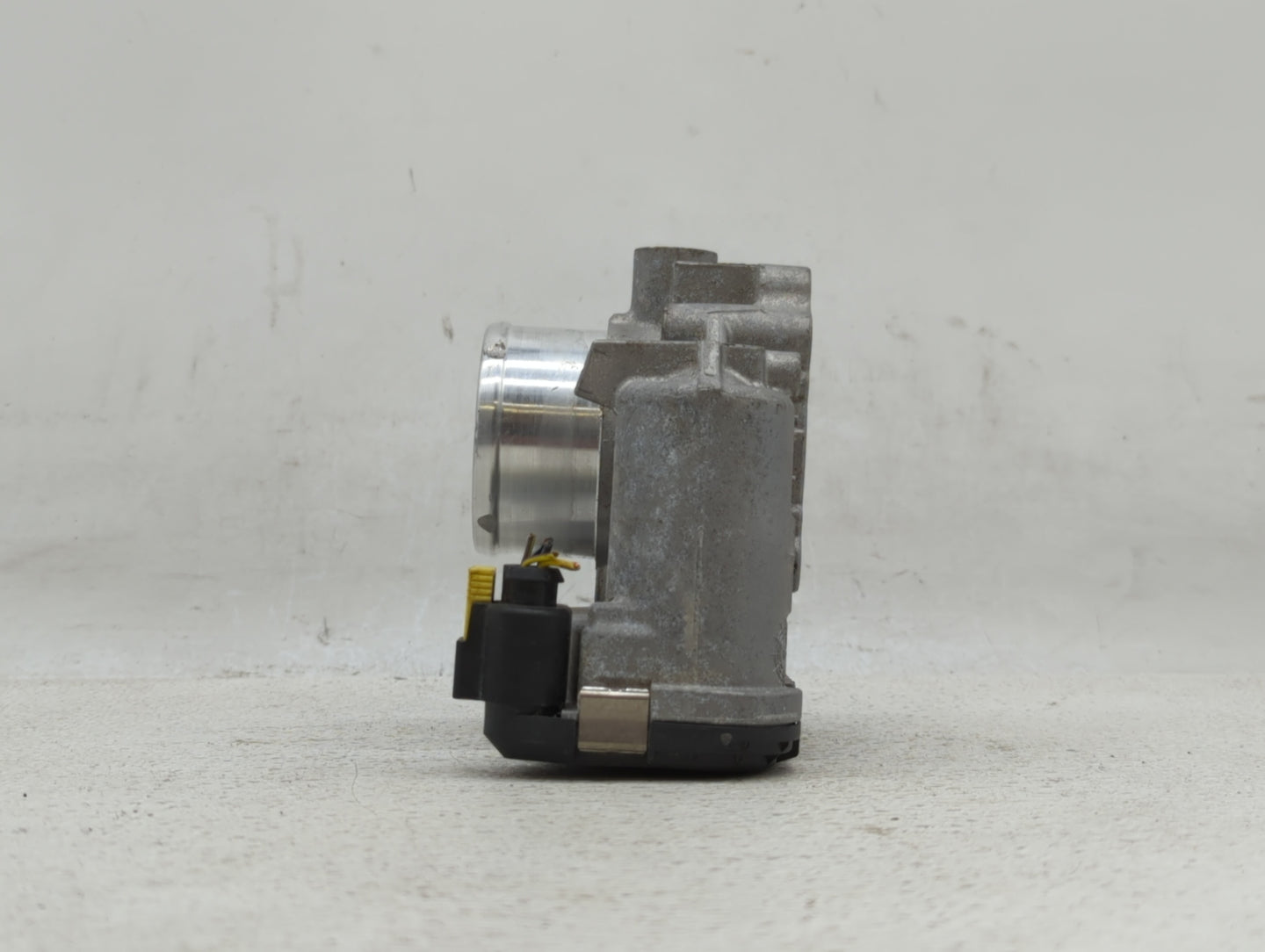 2014-2019 Ford Fiesta Throttle Body P/N:7S7G-9F991-CA Fits Fits 2013 2014 2015 2016 2017 2018 2019 OEM Used Auto Parts - Oem