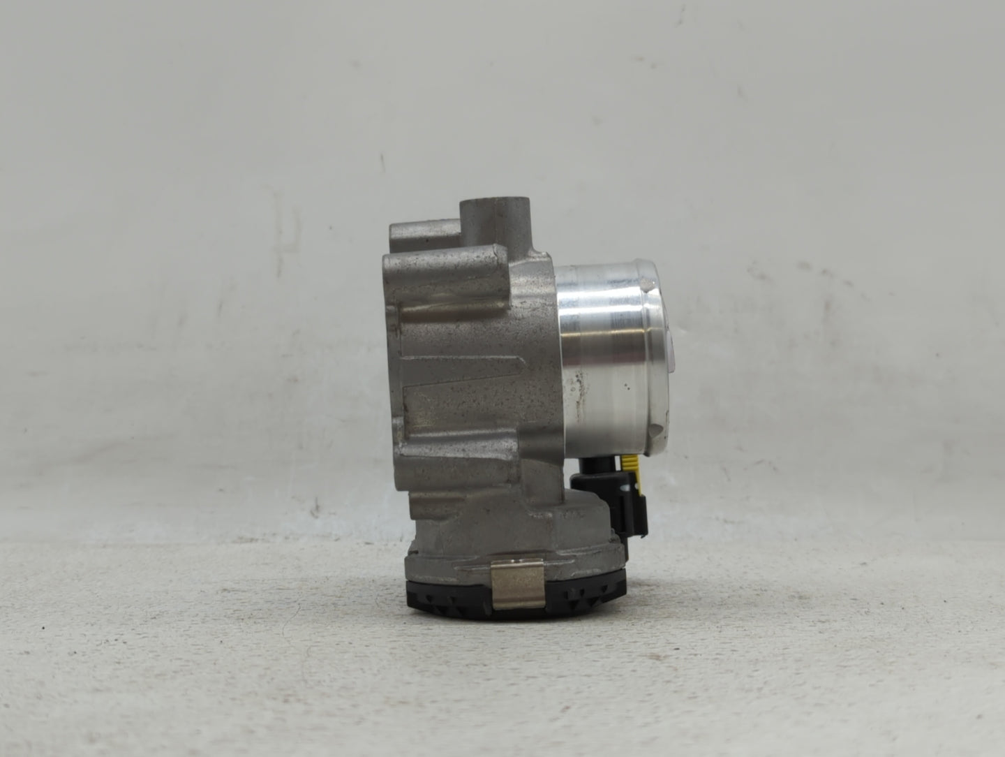 2014-2019 Ford Fiesta Throttle Body P/N:7S7G-9F991-CA Fits Fits 2013 2014 2015 2016 2017 2018 2019 OEM Used Auto Parts - Oem