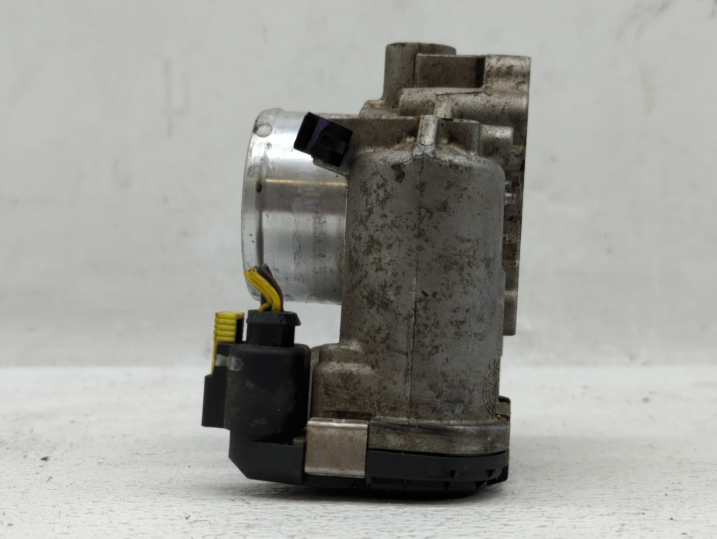 2014-2019 Ford Fiesta Throttle Body P/N:7S7G-9F991-CA Fits Fits 2013 2014 2015 2016 2017 2018 2019 OEM Used Auto Parts - Oem