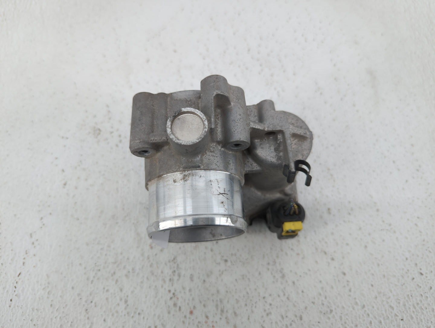 2014-2019 Ford Fiesta Throttle Body P/N:7S7G-9F991-CA Fits Fits 2013 2014 2015 2016 2017 2018 2019 OEM Used Auto Parts - Oem