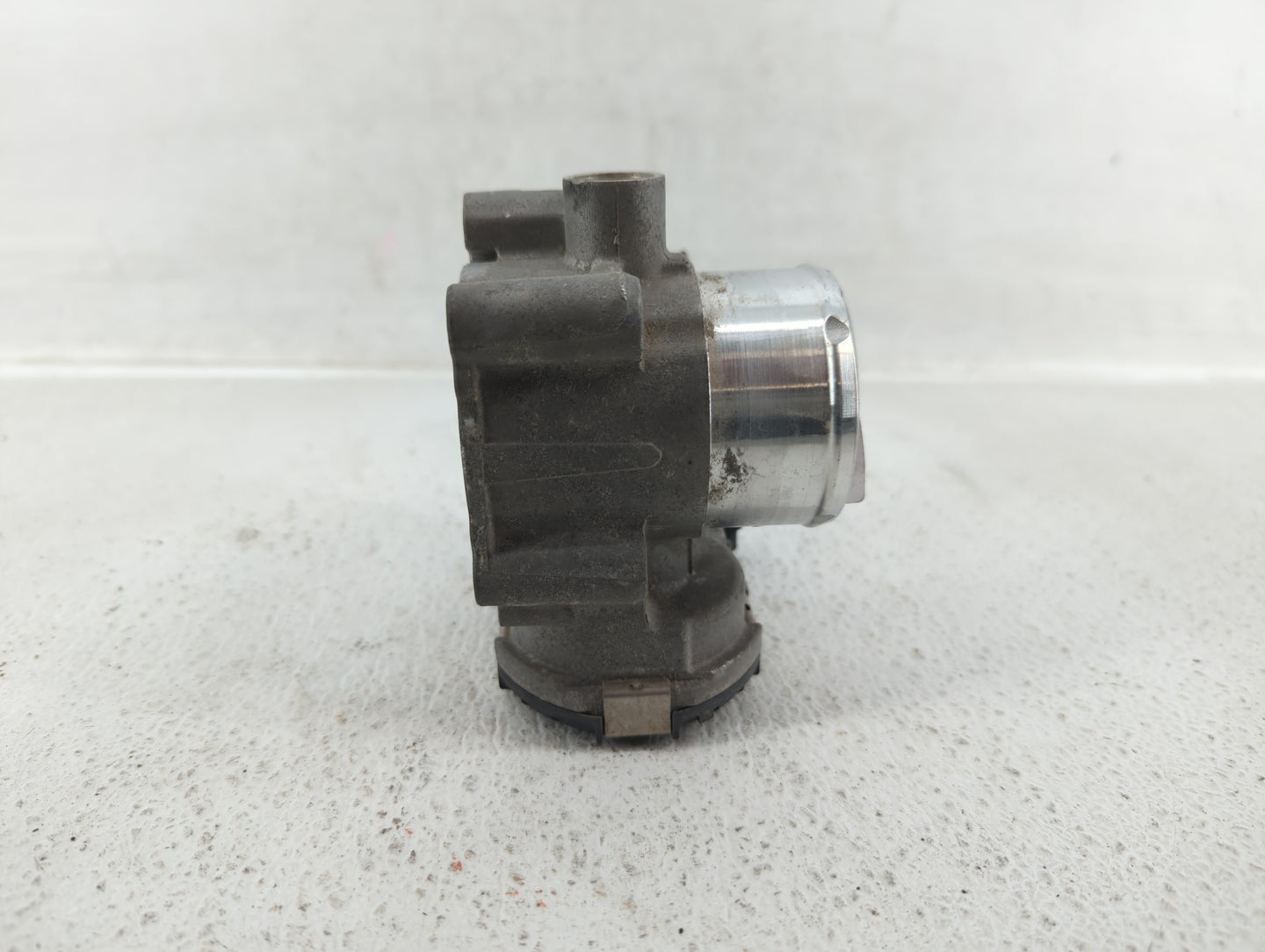 2014-2019 Ford Fiesta Throttle Body P/N:7S7G-9F991-CA Fits Fits 2013 2014 2015 2016 2017 2018 2019 OEM Used Auto Parts - Oem