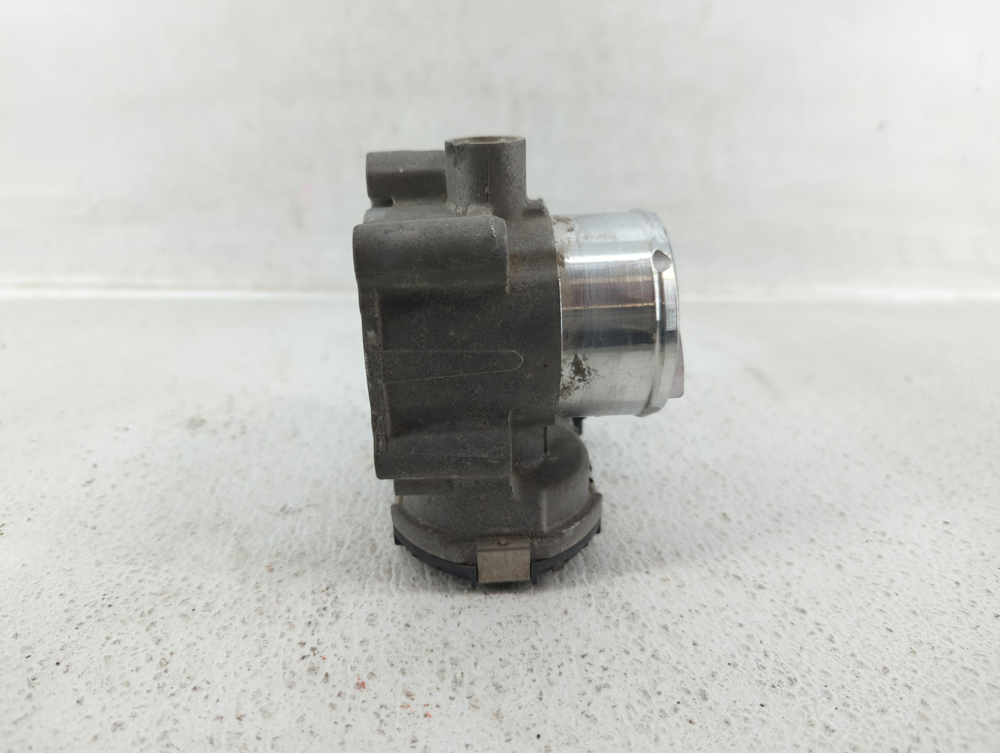 2014-2019 Ford Fiesta Throttle Body P/N:7S7G-9F991-CA Fits Fits 2013 2014 2015 2016 2017 2018 2019 OEM Used Auto Parts - Oem