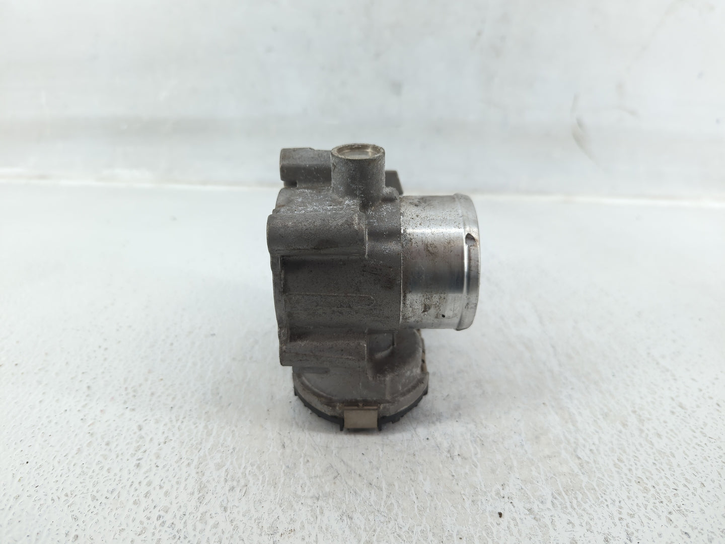 2014-2019 Ford Fiesta Throttle Body P/N:7S7G-9F991-CA Fits Fits 2013 2014 2015 2016 2017 2018 2019 OEM Used Auto Parts - Oem