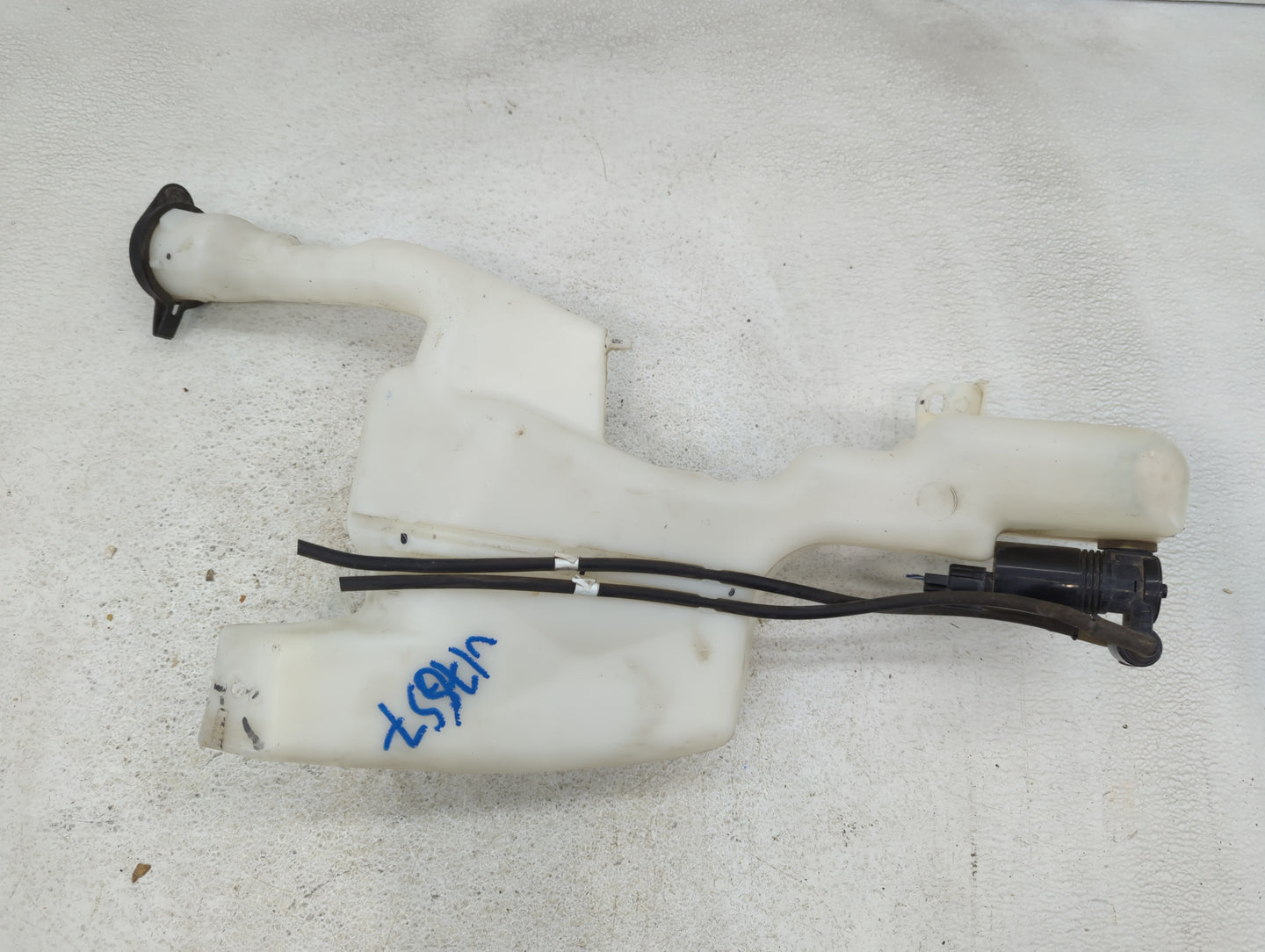 2011-2019 Ford Fiesta Windshield Washer Fluid Reservoir Bottle Oem - Oemusedautoparts1.com