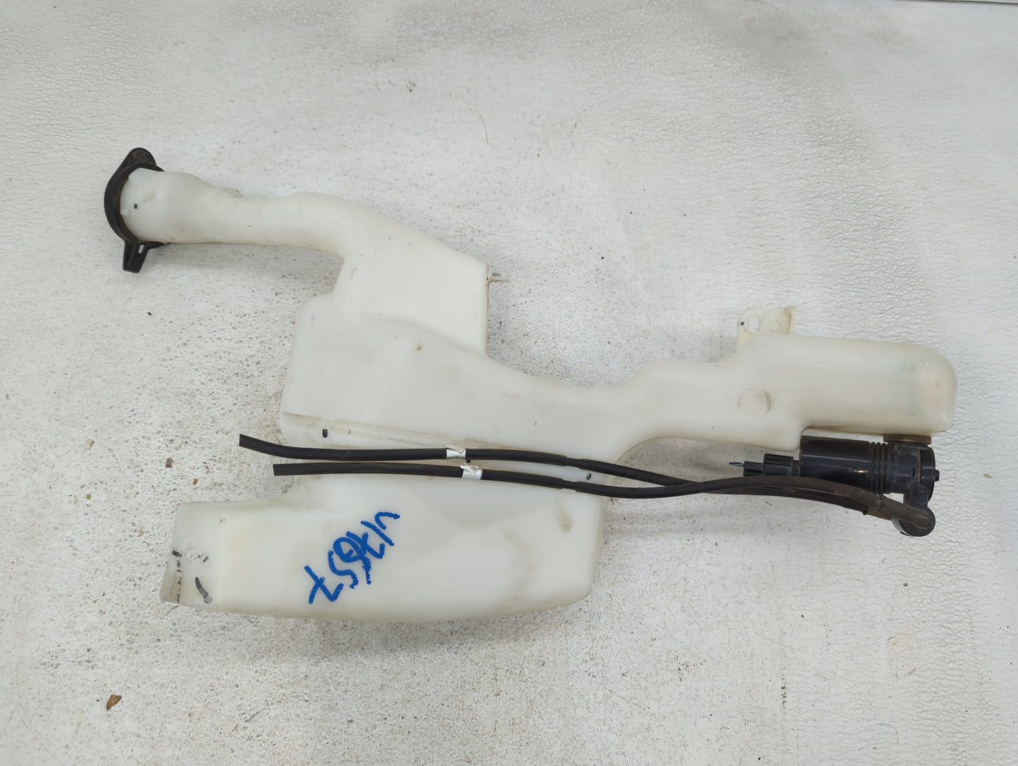 2011-2019 Ford Fiesta Windshield Washer Fluid Reservoir Bottle Oem - Oemusedautoparts1.com