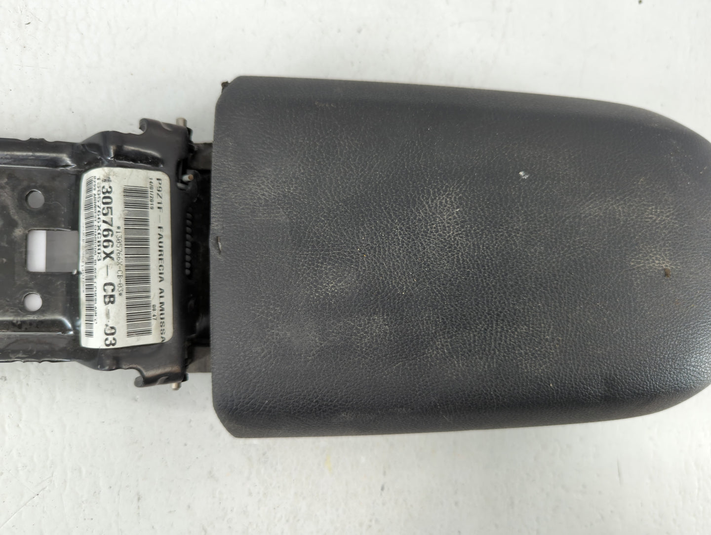 2019 Ford Fiesta Center Console Armrest Cover Lid Black - Oemusedautoparts1.com