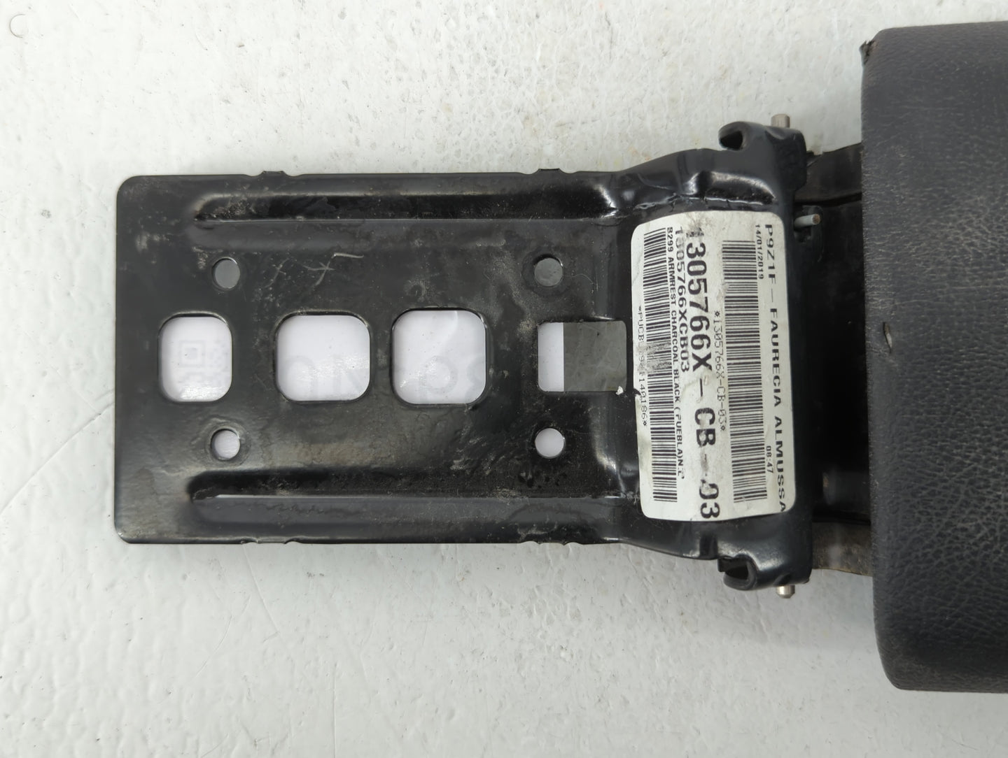 2019 Ford Fiesta Center Console Armrest Cover Lid Black - Oemusedautoparts1.com