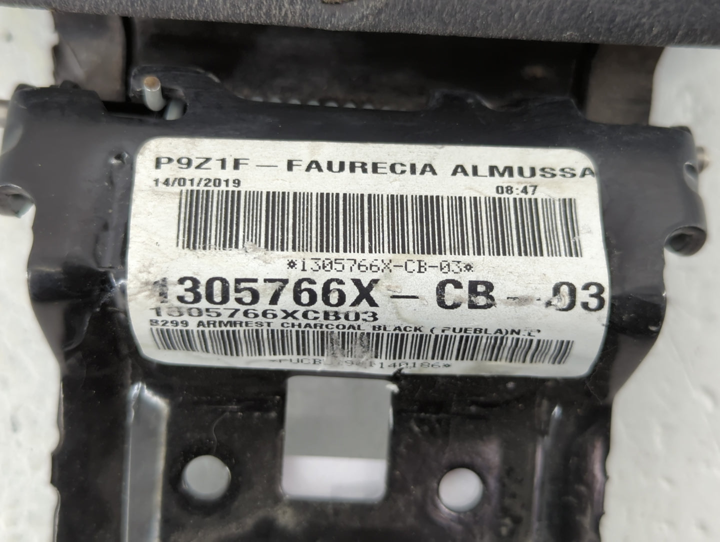 2019 Ford Fiesta Center Console Armrest Cover Lid Black - Oemusedautoparts1.com