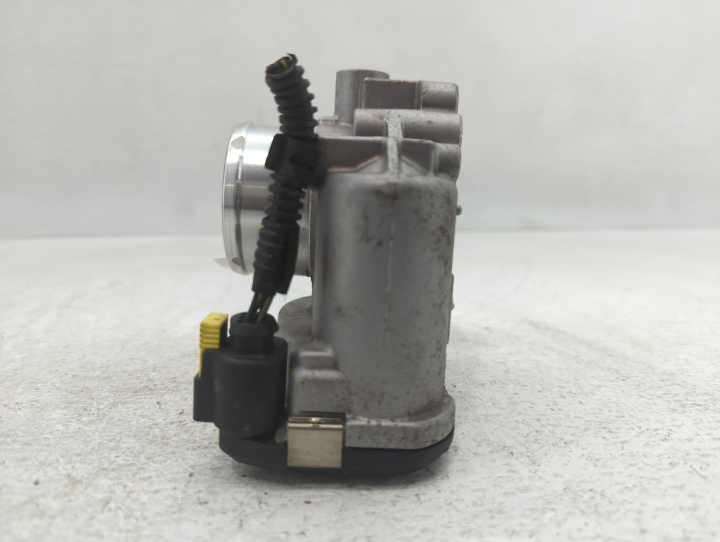 2014-2019 Ford Fiesta Throttle Body P/N:0 280 750 535 Fits Fits 2013 2014 2015 2016 2017 2018 2019 OEM Used Auto Parts - Oem