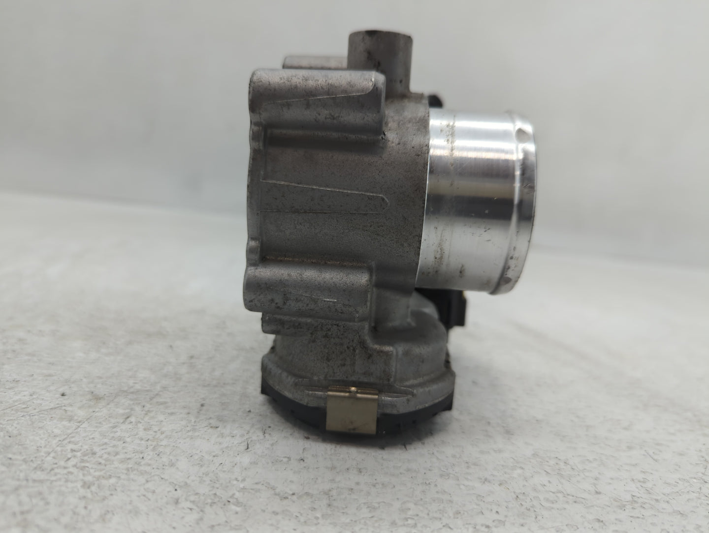 2014-2019 Ford Fiesta Throttle Body P/N:0 280 750 535 Fits Fits 2013 2014 2015 2016 2017 2018 2019 OEM Used Auto Parts - Oem