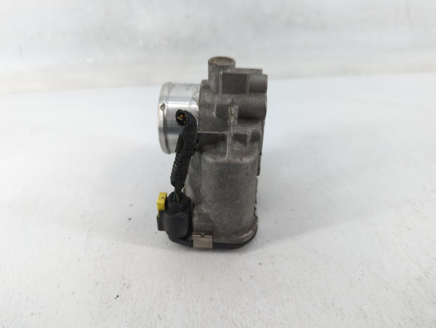 2014-2019 Ford Fiesta Throttle Body P/N:0 280 750 535 Fits Fits 2013 2014 2015 2016 2017 2018 2019 OEM Used Auto Parts - Oem