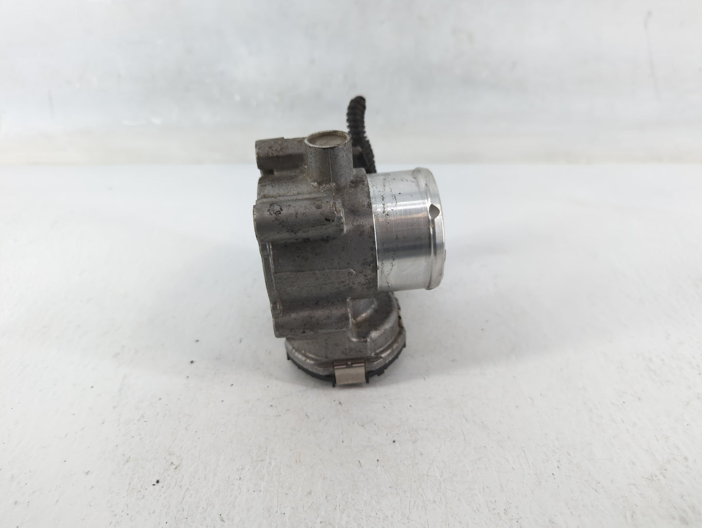 2014-2019 Ford Fiesta Throttle Body P/N:0 280 750 535 Fits Fits 2013 2014 2015 2016 2017 2018 2019 OEM Used Auto Parts - Oem