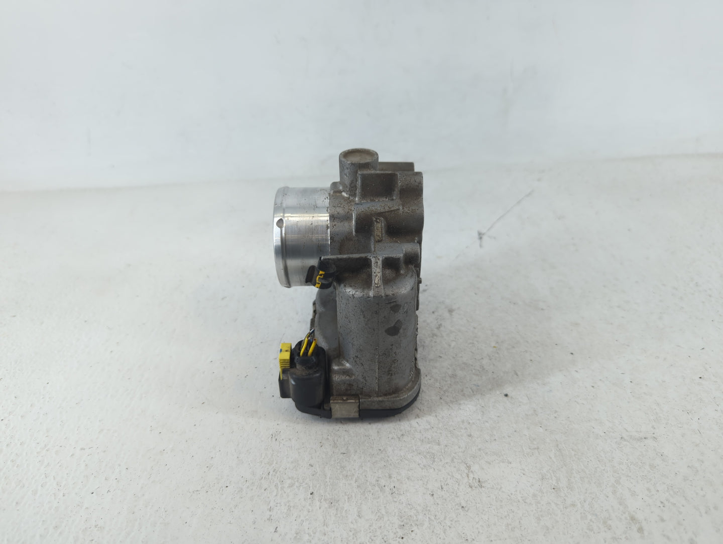 2014-2019 Ford Fiesta Throttle Body P/N:7S7G-9F991-CA Fits Fits 2013 2014 2015 2016 2017 2018 2019 OEM Used Auto Parts - Oem