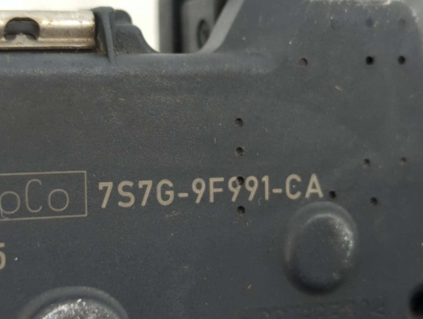 2014-2019 Ford Fiesta Throttle Body P/N:7S7G-9F991-CA Fits Fits 2013 2014 2015 2016 2017 2018 2019 OEM Used Auto Parts - Oem