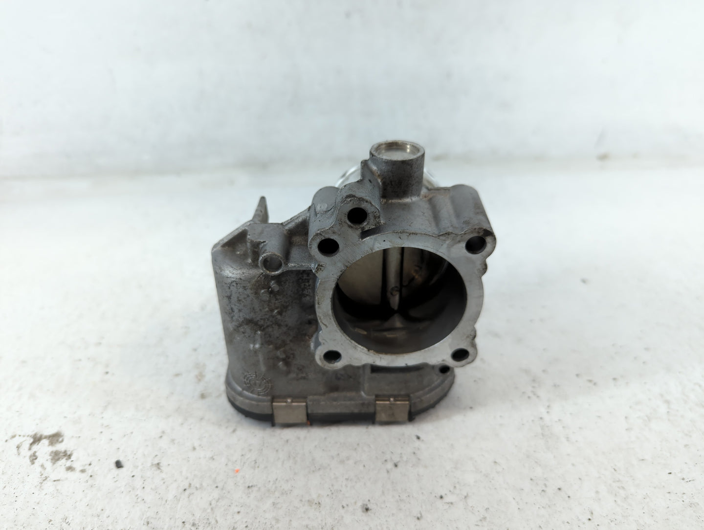 2014-2019 Ford Fiesta Throttle Body P/N:7S7G-9F991-CA Fits Fits 2013 2014 2015 2016 2017 2018 2019 OEM Used Auto Parts - Oem
