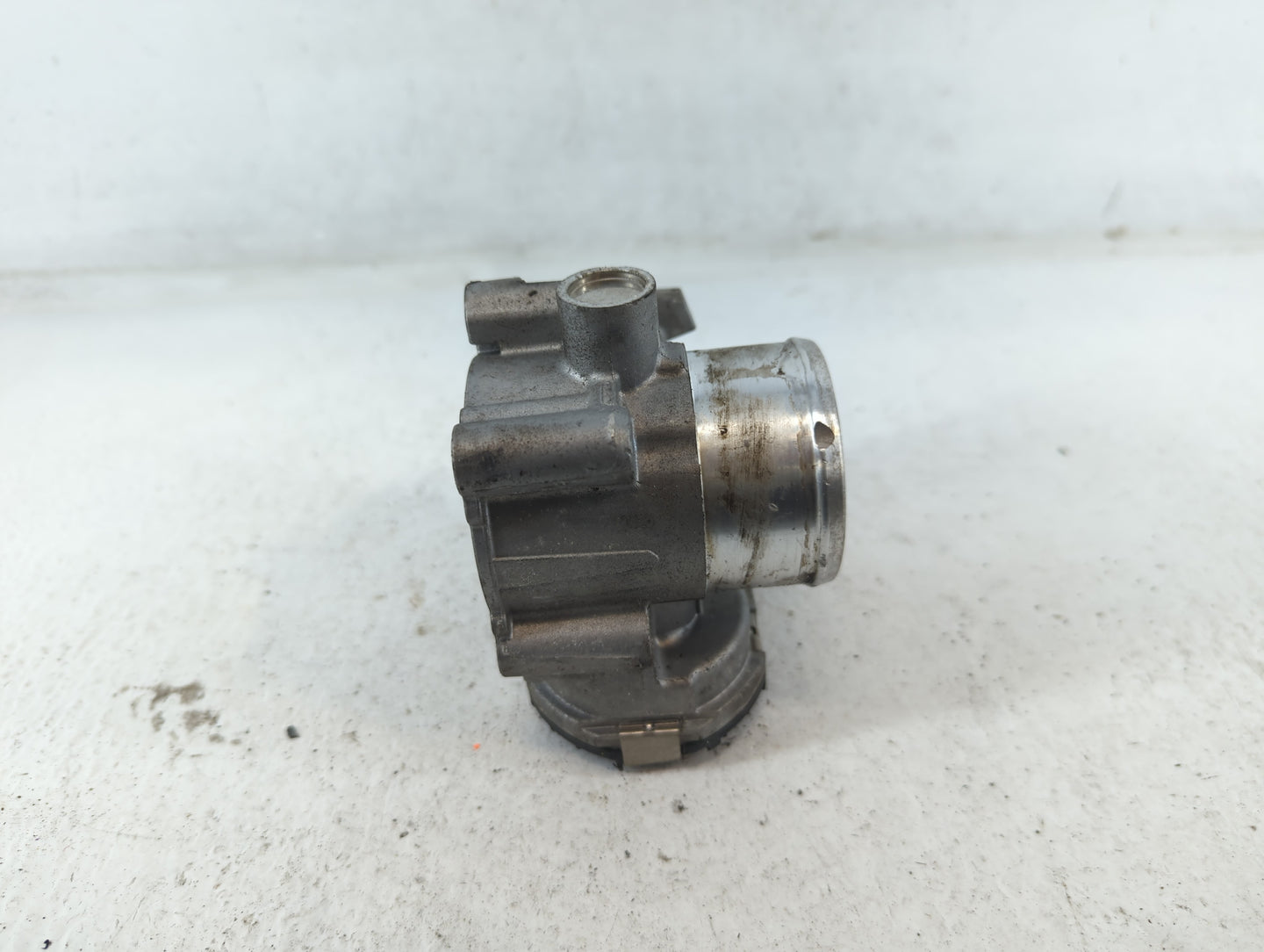 2014-2019 Ford Fiesta Throttle Body P/N:7S7G-9F991-CA Fits Fits 2013 2014 2015 2016 2017 2018 2019 OEM Used Auto Parts - Oem