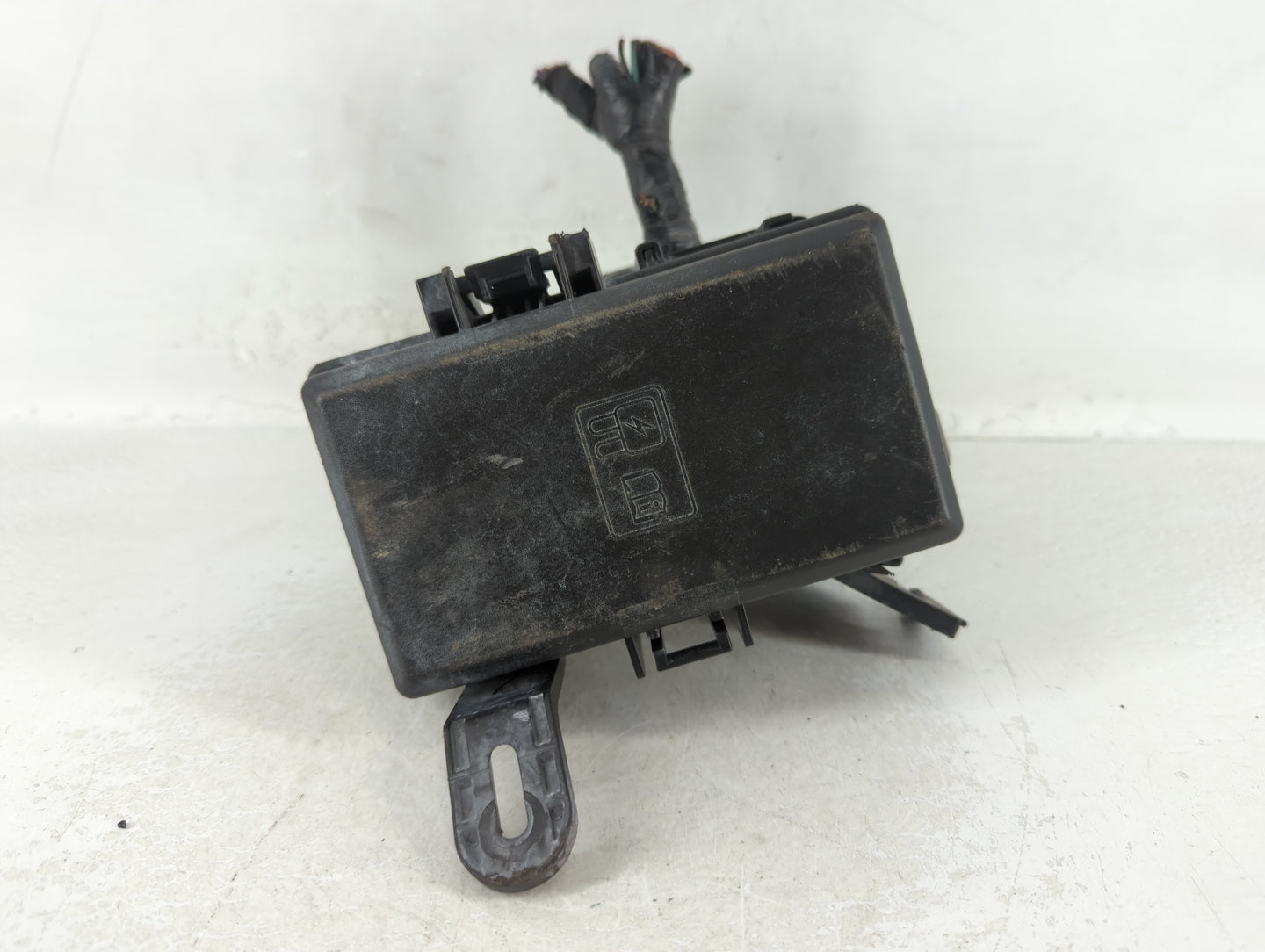 2014-2019 Ford Fiesta Fusebox Fuse Box Panel Relay Module P/N:4637-001 Fits Fits 2014 2015 2016 2017 2018 2019 OEM Used Auto