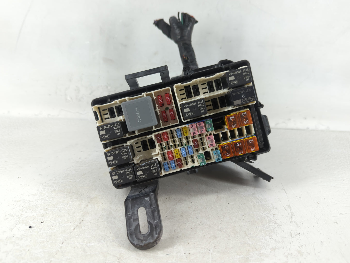 2014-2019 Ford Fiesta Fusebox Fuse Box Panel Relay Module P/N:4637-001 Fits Fits 2014 2015 2016 2017 2018 2019 OEM Used Auto