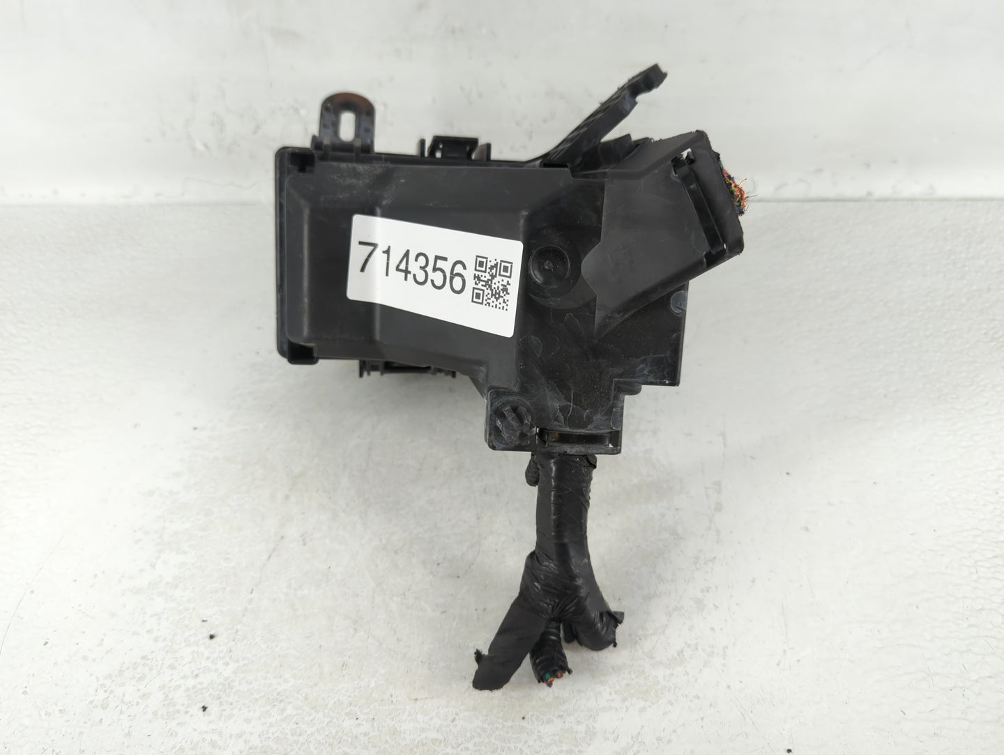 2014-2019 Ford Fiesta Fusebox Fuse Box Panel Relay Module P/N:4637-001 Fits Fits 2014 2015 2016 2017 2018 2019 OEM Used Auto