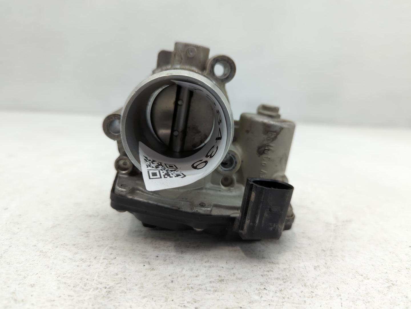 2014-2019 Ford Fiesta Throttle Body P/N:B18 023 2348 CM5G-9F991-GA Fits Fits 2013 2014 2015 2016 2017 2018 2019 OEM Used Aut