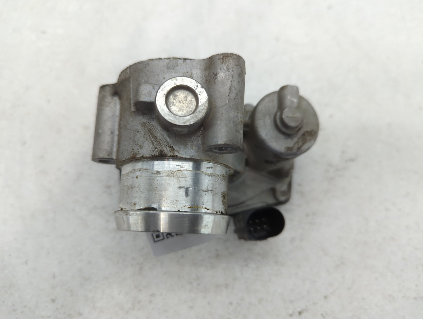 2014-2019 Ford Fiesta Throttle Body P/N:B18 023 2348 CM5G-9F991-GA Fits Fits 2013 2014 2015 2016 2017 2018 2019 OEM Used Aut