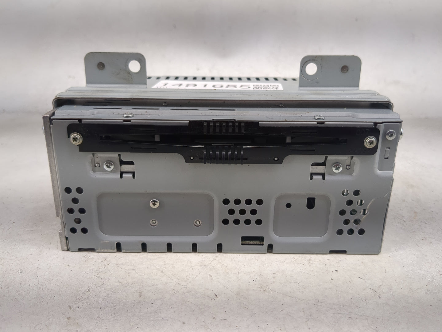 2016-2019 Ford Flex Radio AM FM Cd Player Receiver Replacement P/N:CQ-FJ32E6UMH Fits Fits 2016 2017 2018 2019 OEM Used Auto 