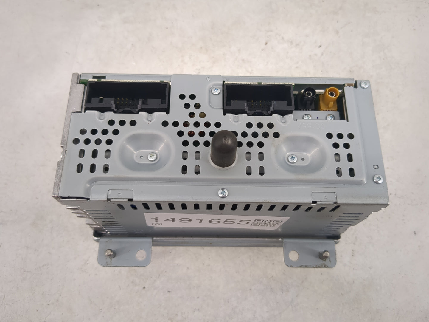 2016-2019 Ford Flex Radio AM FM Cd Player Receiver Replacement P/N:CQ-FJ32E6UMH Fits Fits 2016 2017 2018 2019 OEM Used Auto 