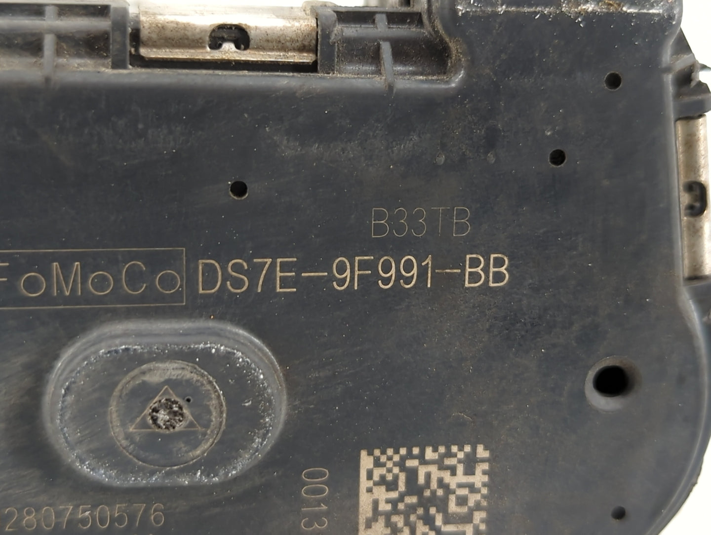 2014-2018 Ford Focus Throttle Body P/N:DS7E-9F991-BB Fits Fits 2014 2015 2016 2017 2018 2019 2020 2021 2022 OEM Used Auto Pa
