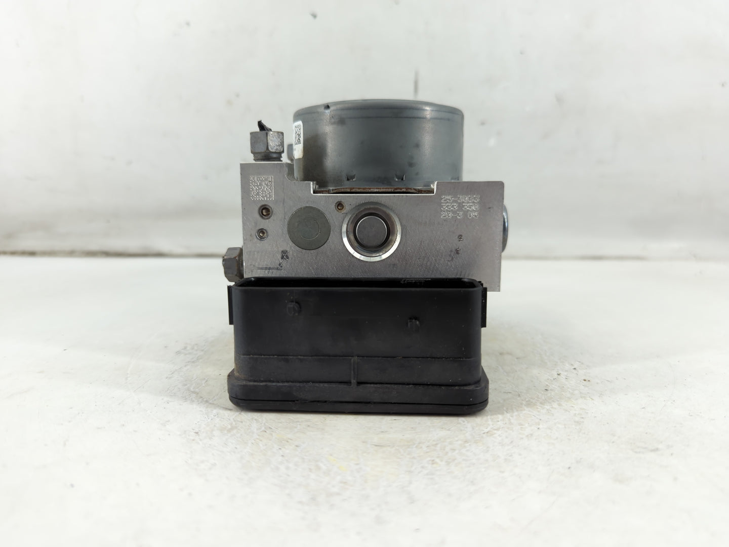 2019-2020 Ford Fusion ABS Pump Control Module Replacement P/N:KG9C-2B373-LC Fits Fits 2019 2020 OEM Used Auto Parts - Oemuse