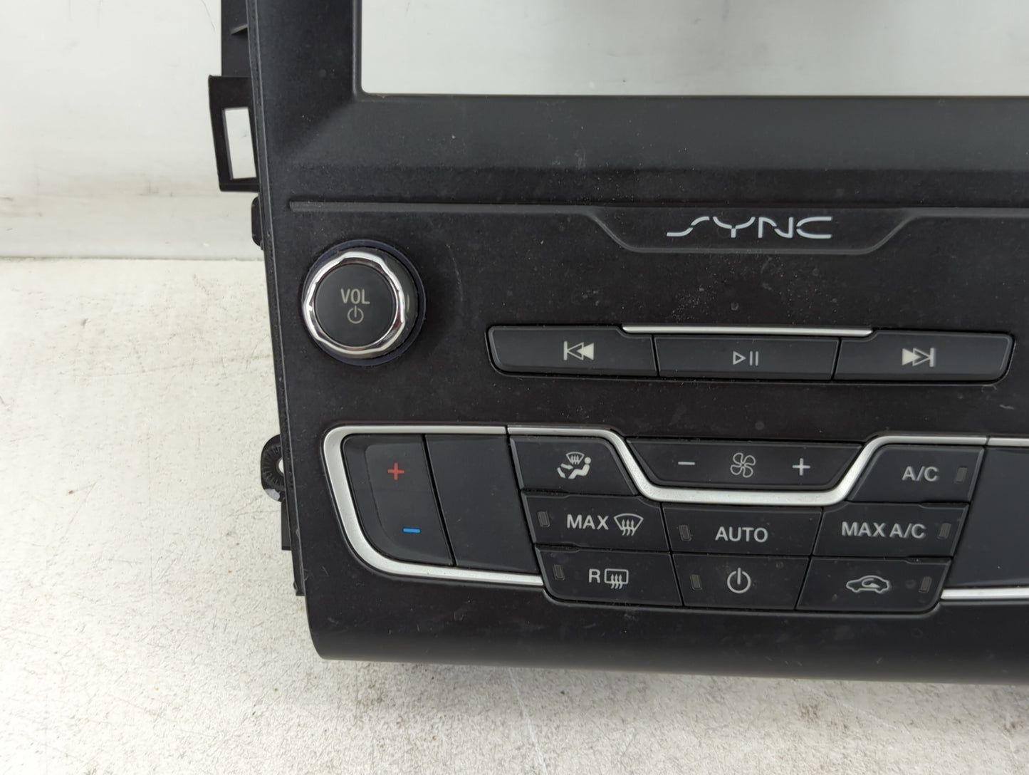 2019-2020 Ford Fusion Radio AM FM Cd Player Receiver Replacement P/N:KS7T-18E245-CGE Fits Fits 2019 2020 OEM Used Auto Parts