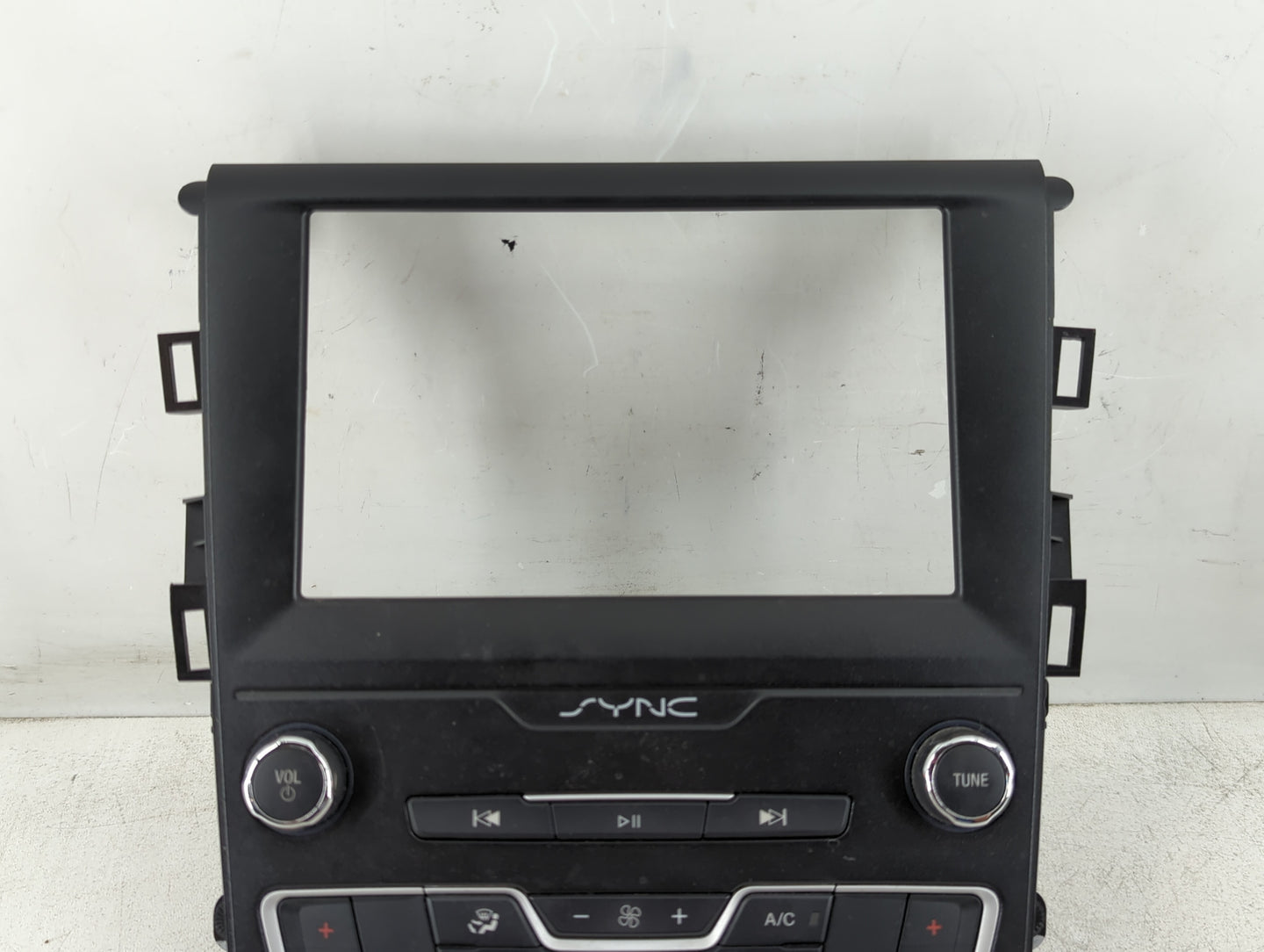 2019-2020 Ford Fusion Radio AM FM Cd Player Receiver Replacement P/N:KS7T-18E245-CGE Fits Fits 2019 2020 OEM Used Auto Parts