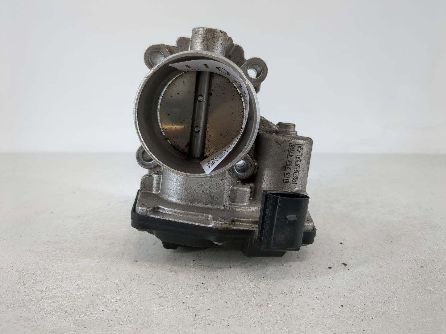 2014-2020 Ford Fusion Throttle Body P/N:DS7G-9F991-CA Fits Fits 2014 2015 2016 2017 2018 2019 2020 OEM Used Auto Parts - Oem