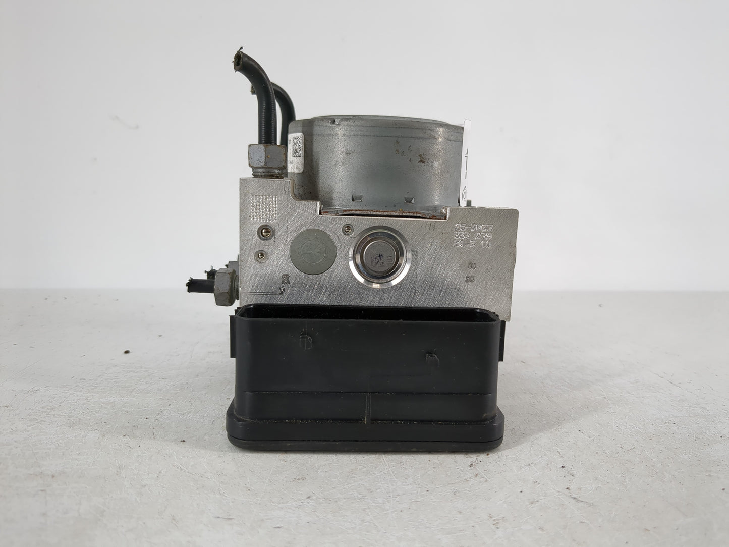2019-2020 Ford Fusion ABS Pump Control Module Replacement P/N:KG9C 2B373 LC Fits Fits 2019 2020 OEM Used Auto Parts - Oemuse