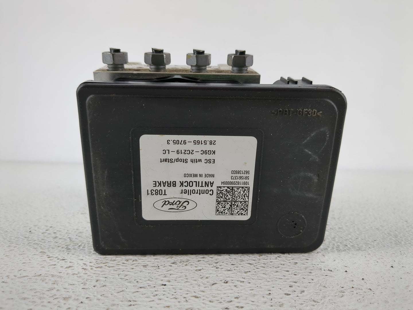 2019-2020 Ford Fusion ABS Pump Control Module Replacement P/N:KG9C-2B373-LC KG9C-2B373-LD Fits Fits 2019 2020 OEM Used Auto 