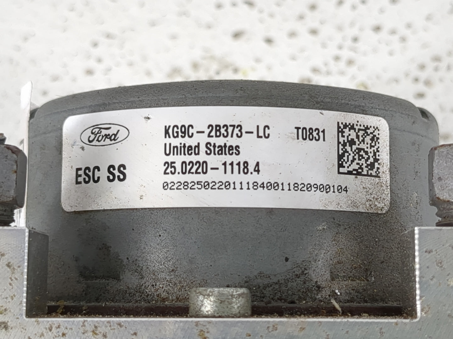 2019-2020 Ford Fusion ABS Pump Control Module Replacement P/N:KG9C-2B373-LC KG9C-2B373-LD Fits Fits 2019 2020 OEM Used Auto 