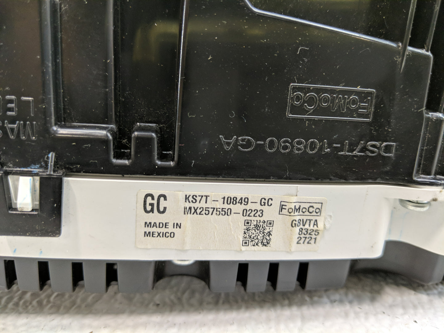2019-2020 Ford Fusion Instrument Cluster Speedometer Gauges P/N:KS7T-10849-GC DS7T-10890-GA Fits Fits 2019 2020 OEM Used Aut
